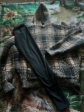 Skims Cozy Hooded Plaid Knit Sweater - Black & Cream and Skims leggings